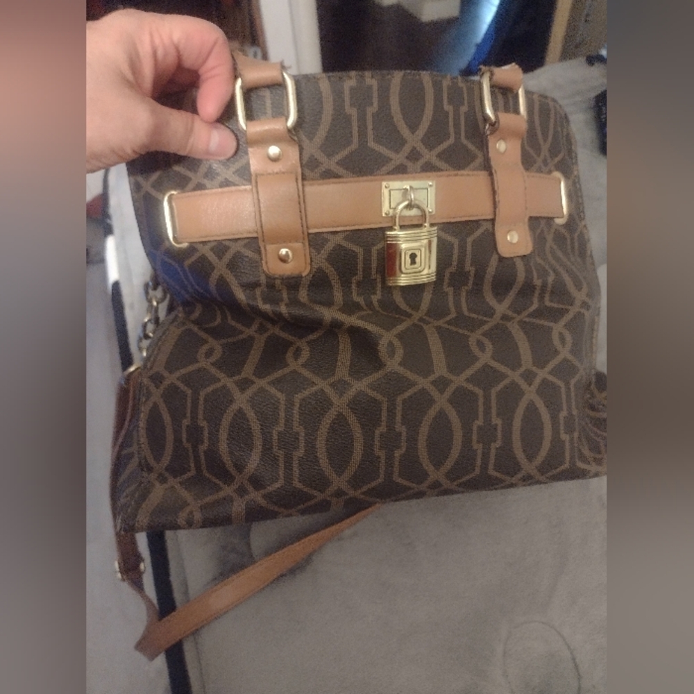 Elegant Brown Designer Shoulder Bag...